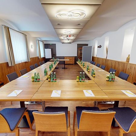 Hotel Zur Post Санкт Валентин Екстериор снимка