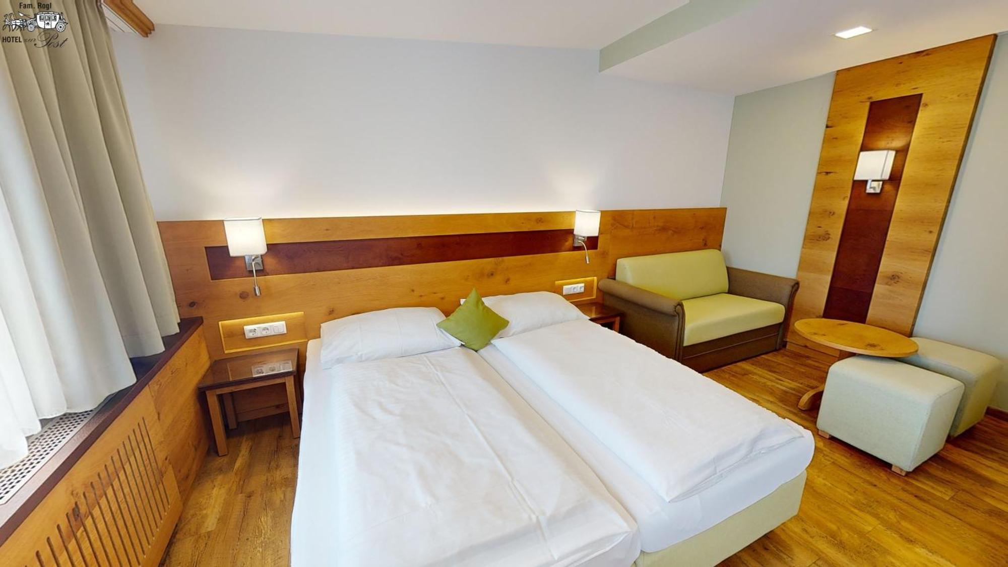 Hotel Zur Post Санкт Валентин Стая снимка