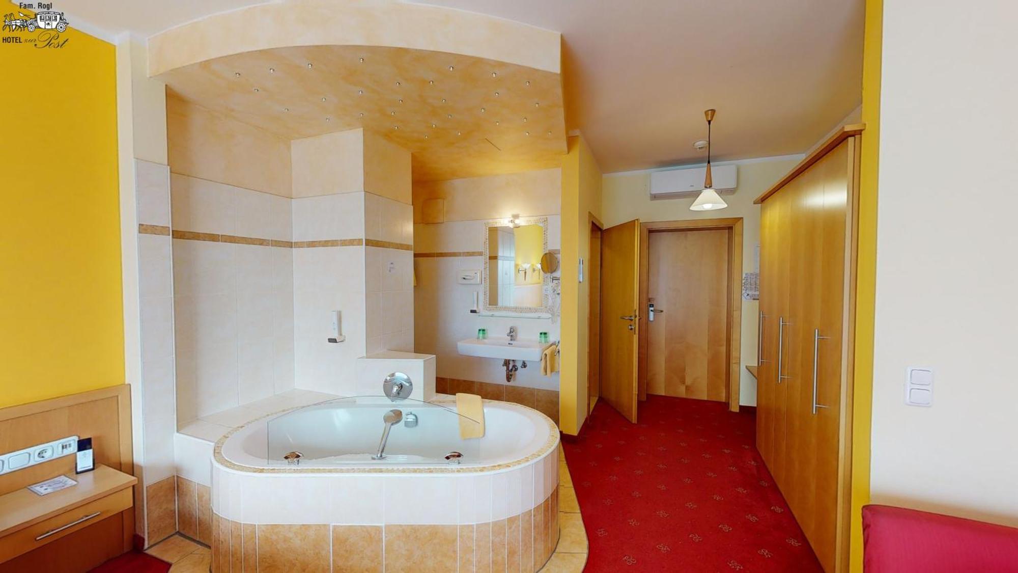 Hotel Zur Post Санкт Валентин Стая снимка
