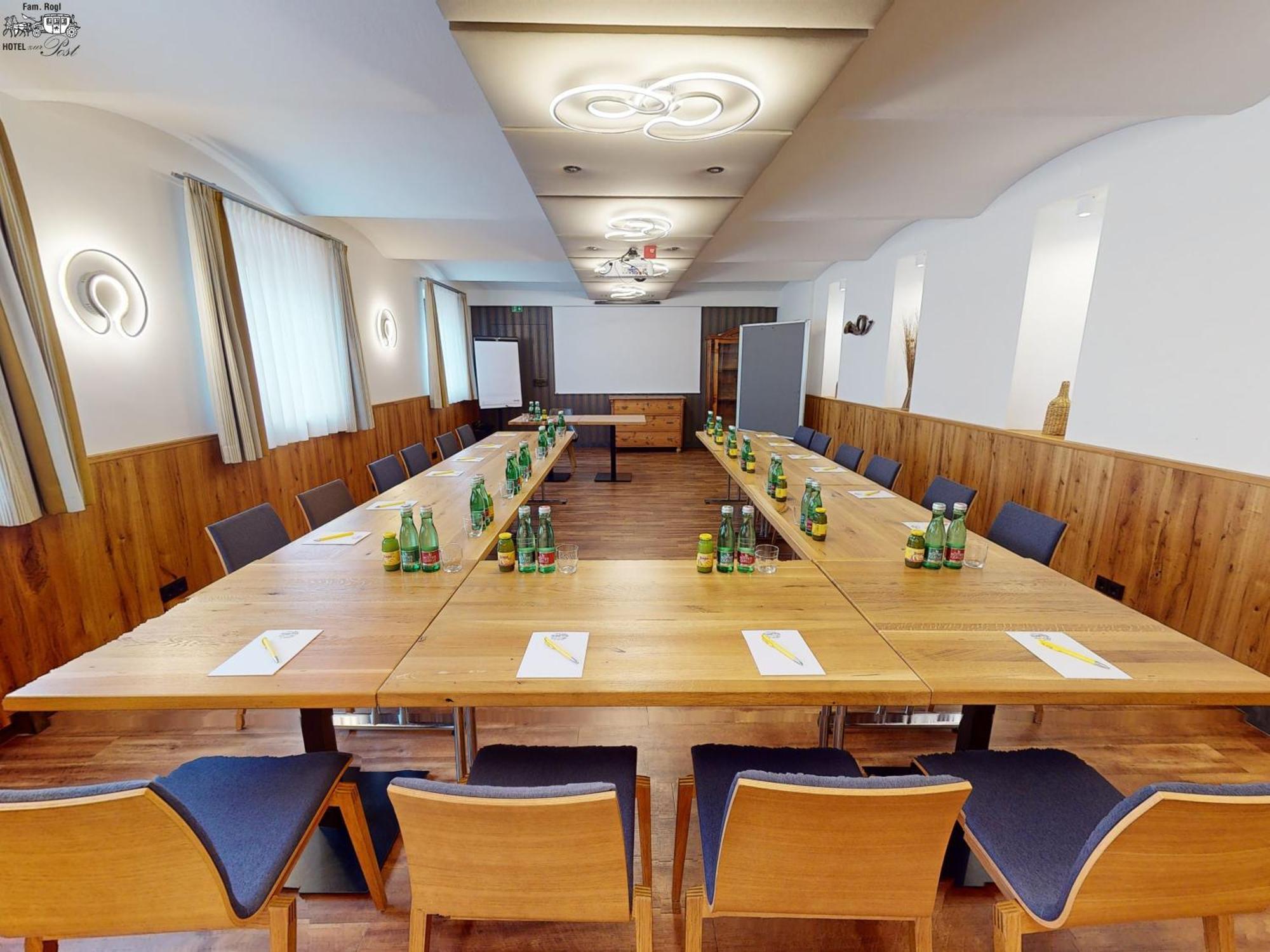 Hotel Zur Post Санкт Валентин Екстериор снимка